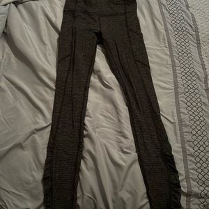 Lululemon gray legging with pocket